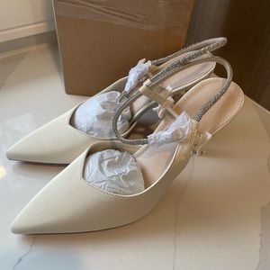 SIZE 9 ZBY WEDDING‎ HEELS - CREAM